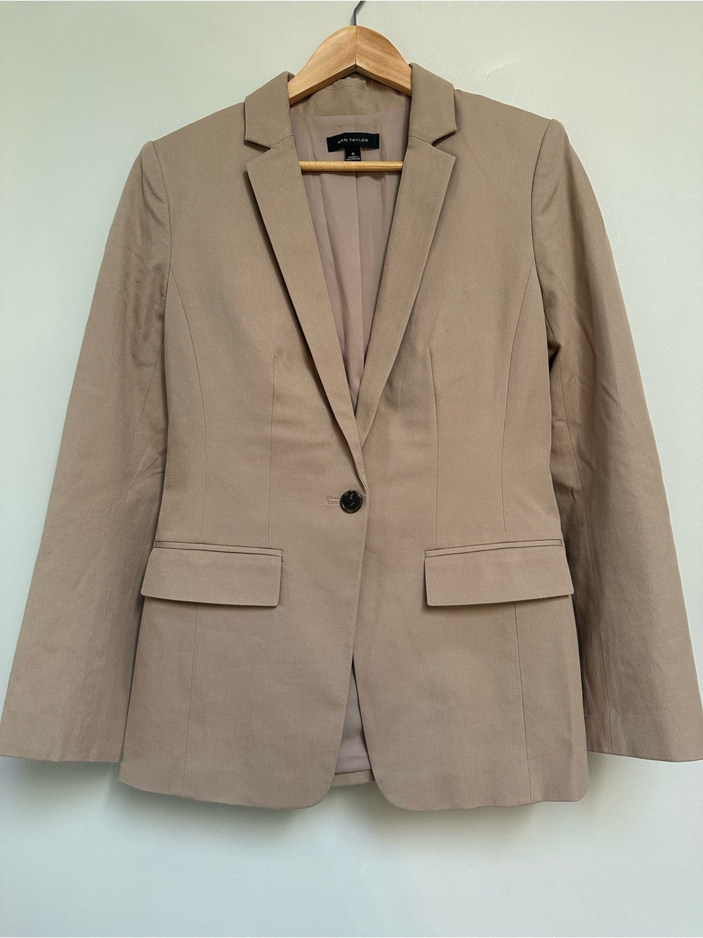 Ann Taylor Beige Taupe Single‑Button Blazer Women’s Size 6 - Picture 1 of 16